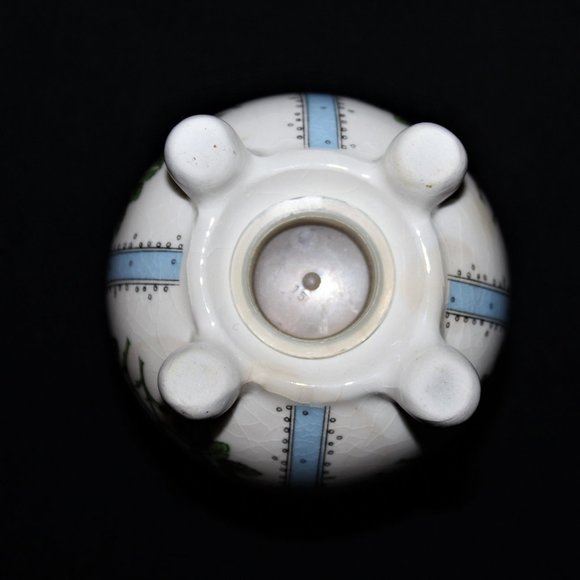 Vintage Potpourri Ball Holder | Footed Ceramic Pomander | Scentomander - Picture 5 of 6